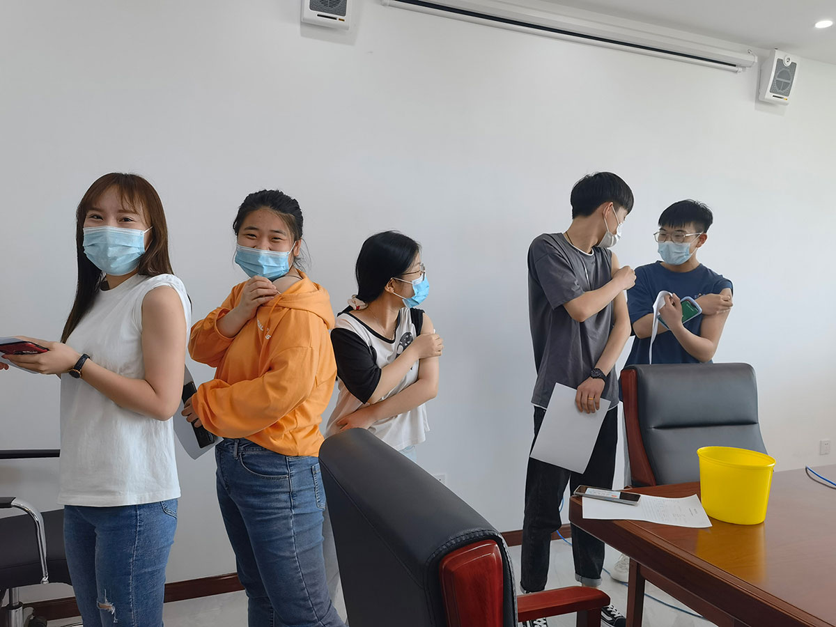 疼么，不疼，甚至有點(diǎn)想笑.jpg